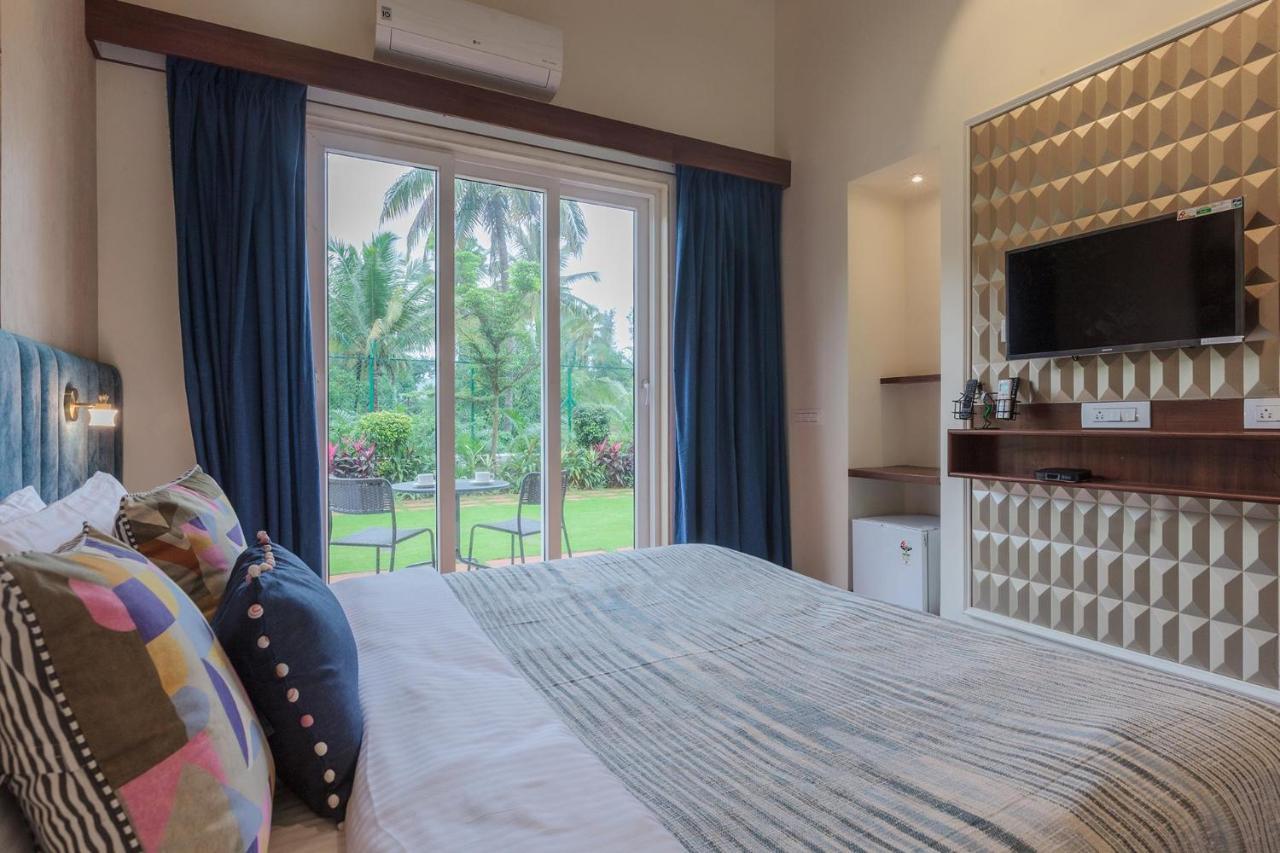 Prism and Palette by Stayvista: Green Oasis with Vibrant Interiors and Leisure Amenities Alibag Exterior photo